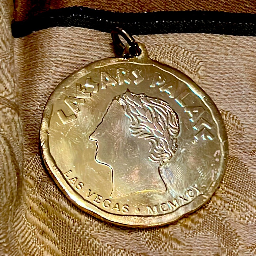 🔥VINTAGE LAS VEGAS CAESARS PALACE MEDALLION